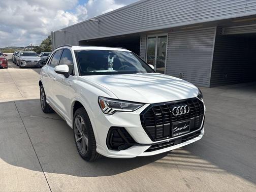 2025 Audi Q3 45 S line Premium