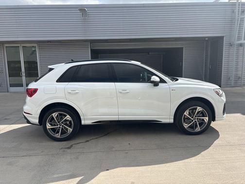 2025 Audi Q3 45 S line Premium