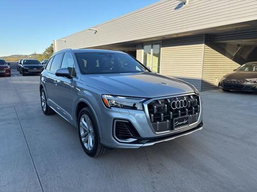 2025 Audi Q7 45 Premium
