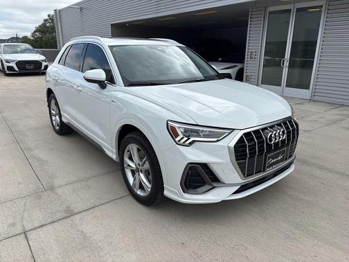 2024 Audi Q3 45 S line Premium