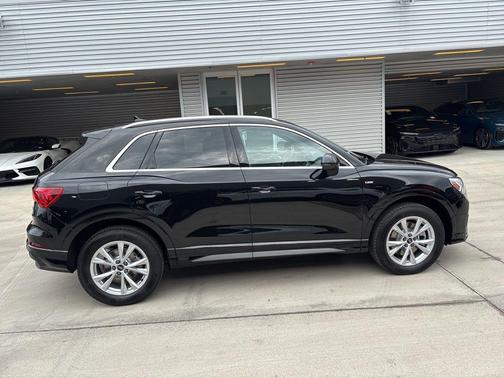 2025 Audi Q3 45 S line Premium