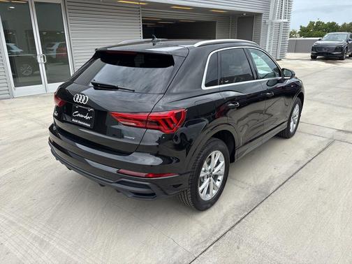 2025 Audi Q3 45 S line Premium