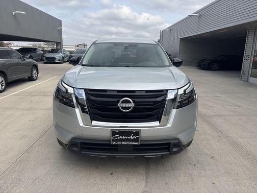 2024 Nissan Pathfinder S