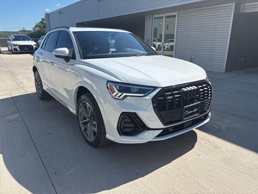 2025 Audi Q3 45 S line Premium