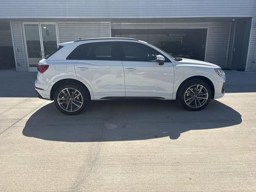 2025 Audi Q3 45 S line Premium