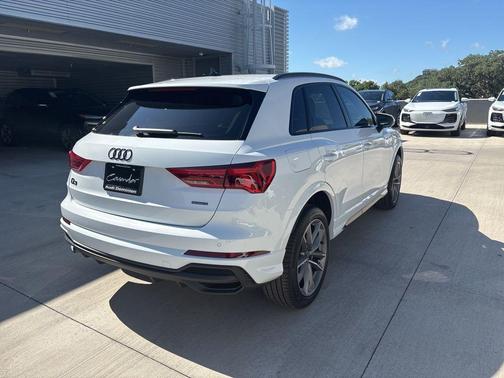 2025 Audi Q3 45 S line Premium