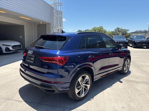 Navarra Blue Metallic 2025 Audi Q3 45 S line Premium