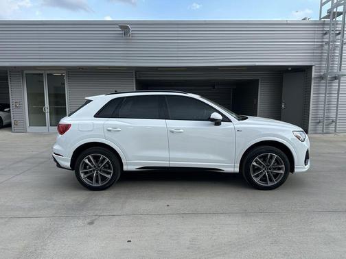 2025 Audi Q3 45 S line Premium