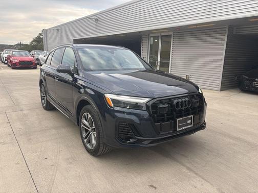 2025 Audi Q7 45 Premium