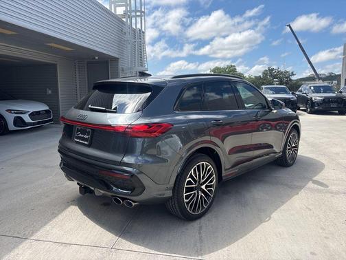 Daytona Gray Pearl 2026 Audi SQ5 3.0T Prestige