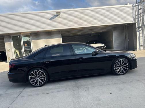 2022 Audi A8 L 55