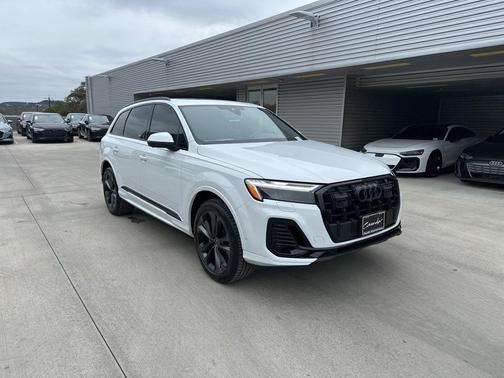 2025 Audi Q7 55 Premium Plus