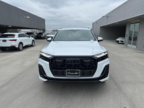 2025 Audi Q7 55 Premium Plus