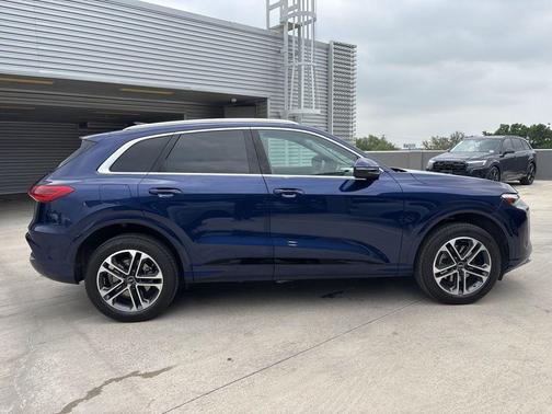 Navarra Blue Metallic 2025 Audi Q5 2.0T quattro Premium