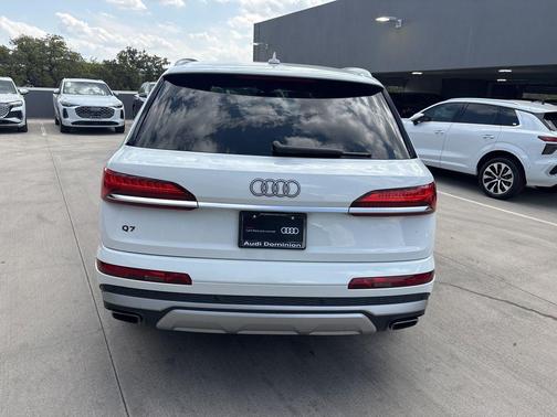 Carrara White 2025 Audi Q7 55 Premium