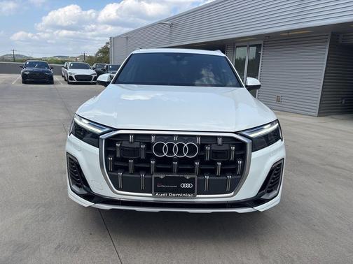 Carrara White 2025 Audi Q7 55 Premium