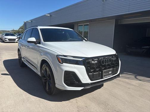 2025 Audi Q7 55 Premium