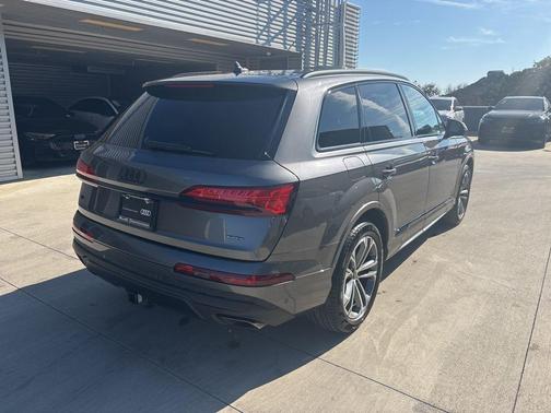 2025 Audi Q7 45 Premium