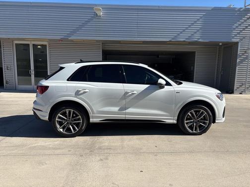 2025 Audi Q3 45 S line Premium