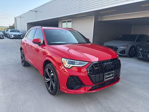 2023 Audi Q3 45 S line Premium