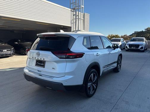 2024 Nissan Rogue SL