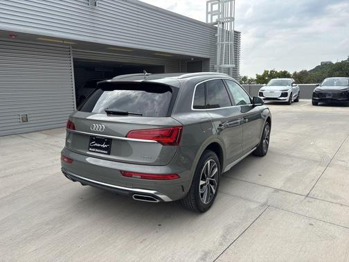 2023 Audi Q5 45 S line quattro Premium