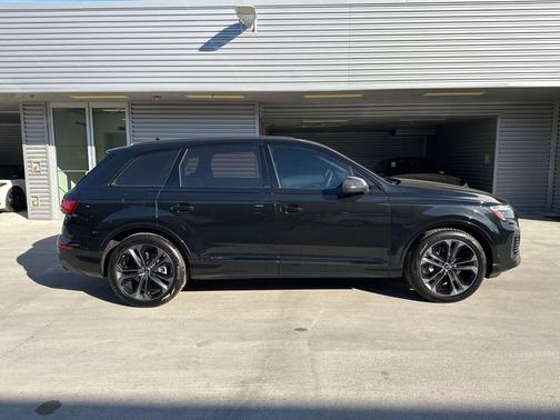 2025 Audi Q7 55 Prestige