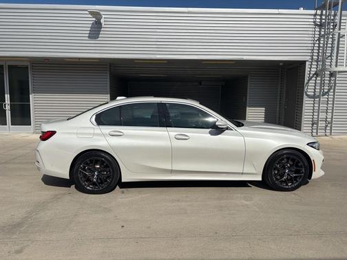 2025 BMW 330 i
