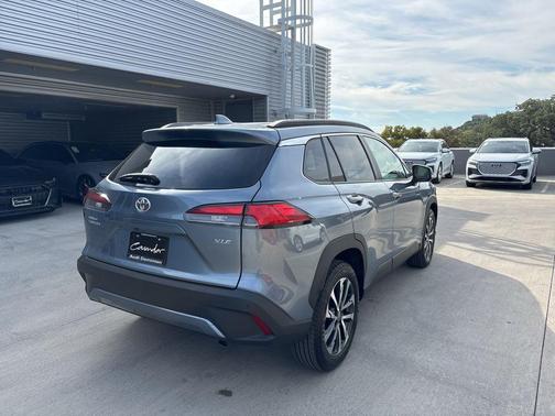 2024 Toyota Corolla Cross XLE