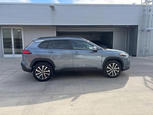 2024 Toyota Corolla Cross XLE