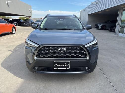2024 Toyota Corolla Cross XLE
