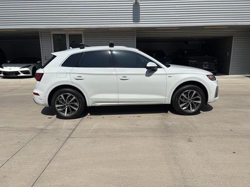 2023 Audi Q5 45 S line Prestige