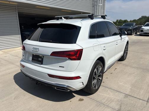 2023 Audi Q5 45 S line Prestige