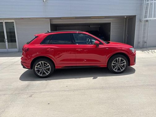 2025 Audi Q3 45 S line Premium