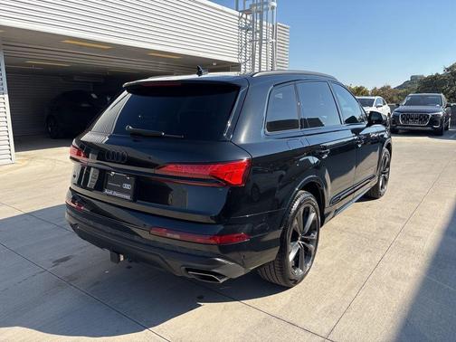 2025 Audi Q7 55 Premium