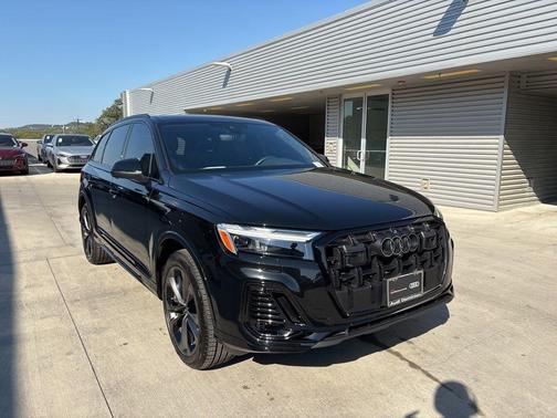 2025 Audi Q7 55 Premium