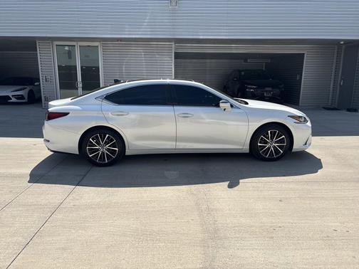 2023 Lexus ES 350 Base