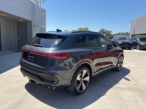 Tambora Flame 2026 Audi SQ5 3.0T Premium Plus
