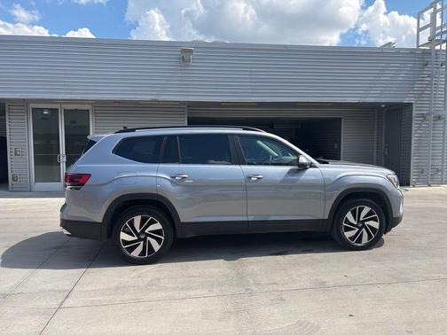 2024 Volkswagen Atlas 2.0T SE