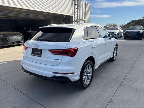 2025 Audi Q3 45 S line Premium
