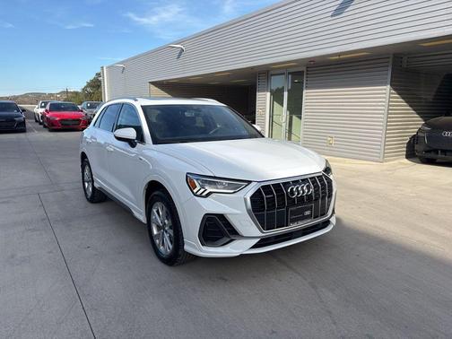 2025 Audi Q3 45 S line Premium