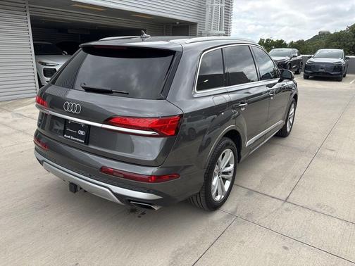 2025 Audi Q7 55 Premium