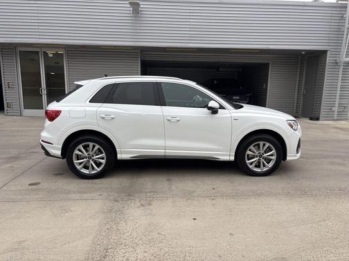 2025 Audi Q3 45 S line Premium