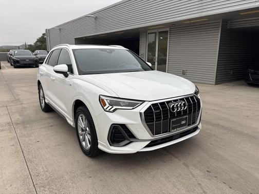 2025 Audi Q3 45 S line Premium