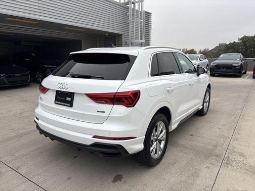 2025 Audi Q3 45 S line Premium