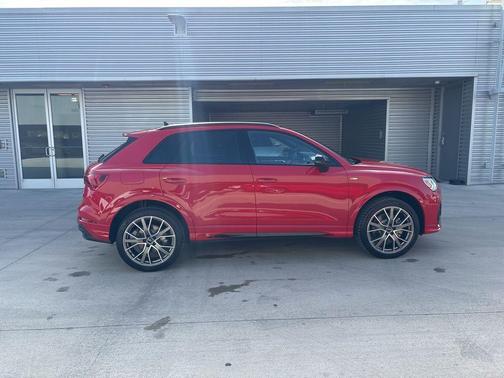 2025 Audi Q3 45 S line Premium