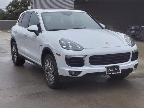 Photo 3 of 30 of 2016 Porsche Cayenne E-Hybrid S
