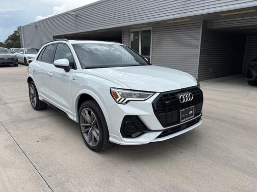 2025 Audi Q3 45 S line Premium