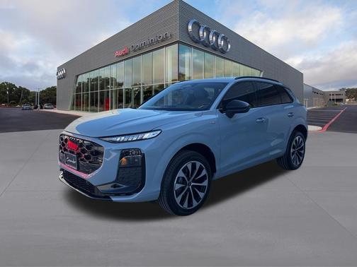 Arrow Gray Pearl 2026 Audi Q3 S line