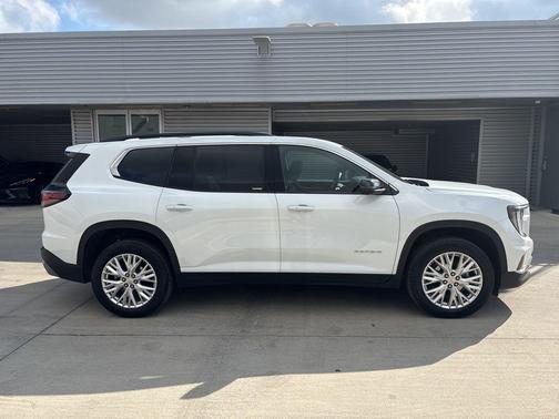 2024 GMC Acadia Elevation